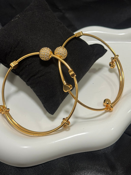 Heart ball bracelet (pair)