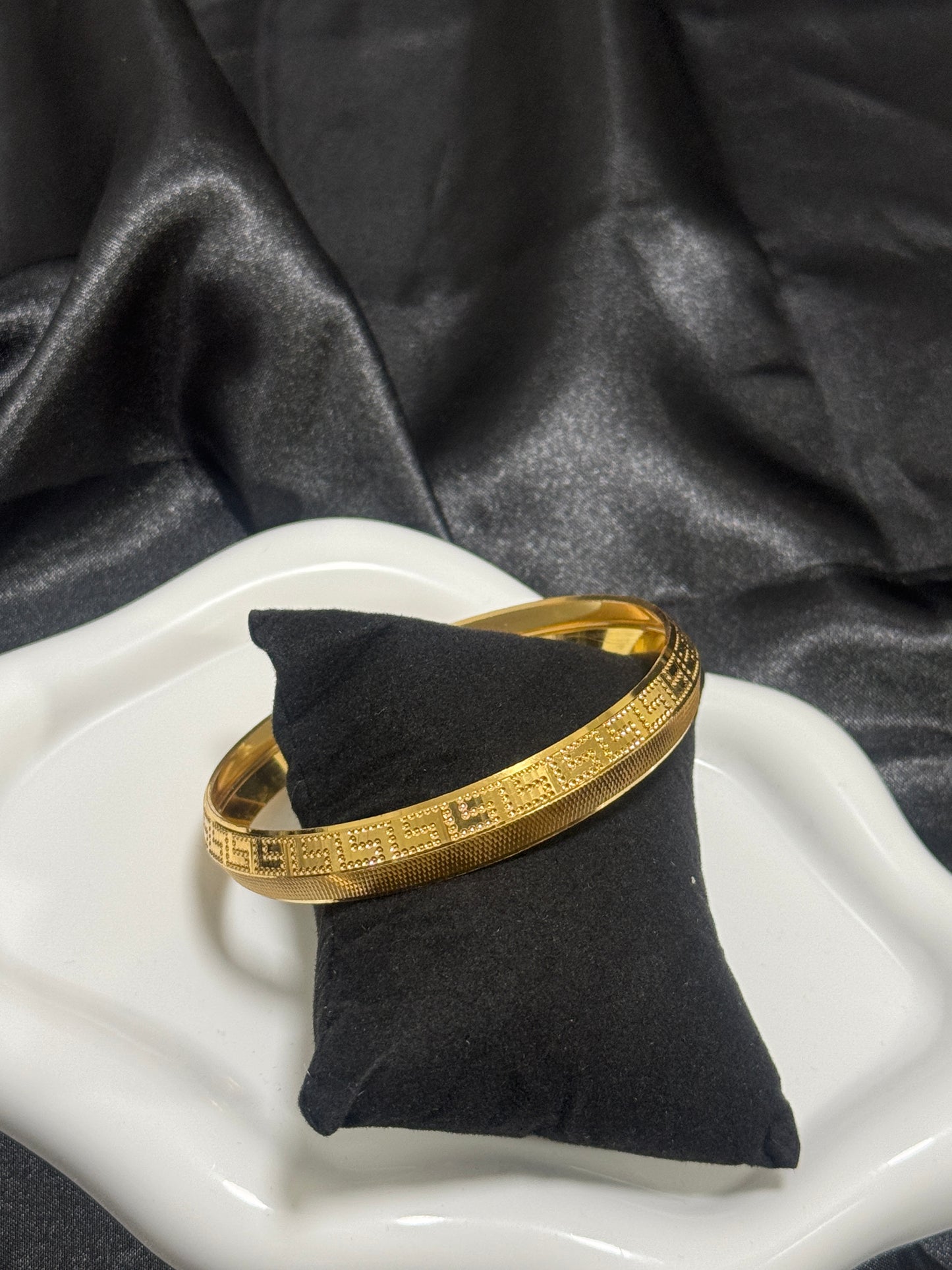 Men’s one band versace kada