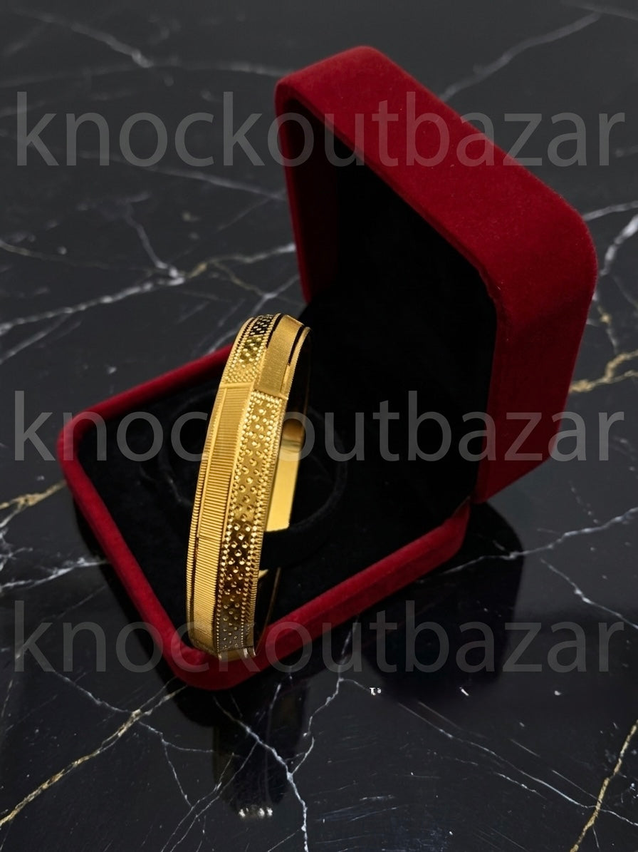 Wide dotted kada